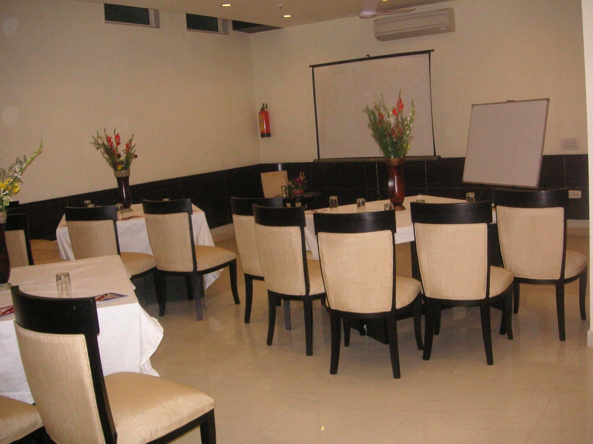 Hotel Meridian Plaza New Delhi Luaran gambar